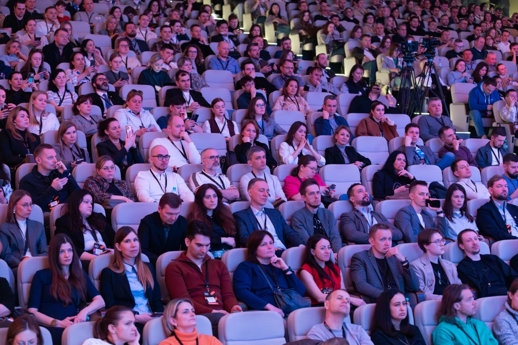 2026_03-27-GLOBAL TECH FORUM (shustrovfoto.ru) Спикеры+Зал Молекула(P)MAXL7629.jpg
